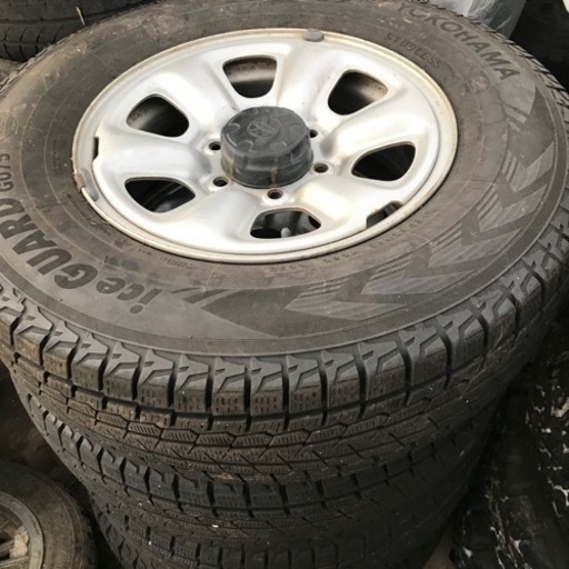 ランドクルーザー プラド スタッドレスタイヤ 純正ホイール 215/80r16