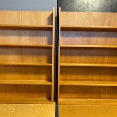 図書館で使われていた新書用の棚（２つ）