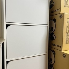 【扉付き3段カラーボックス】収納棚ホワイト色