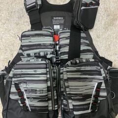 新品、未使用です。今、流行りの、ライフジャケット