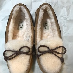 お値下げ【美品】UGG スウェードシューズ　23cm