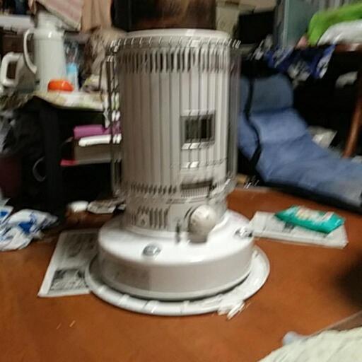 中古ストーブになります、まだきれいです、使うのに問題有りません