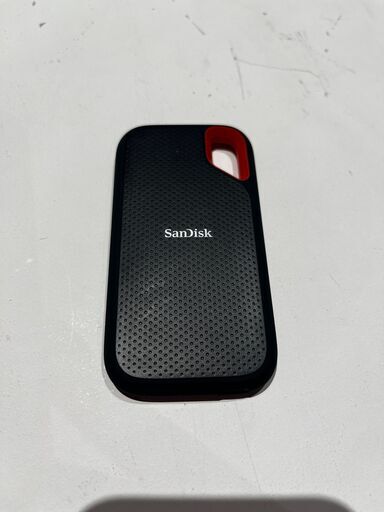 SanDisk 4TB Extreme Portable SSD 使用感あり