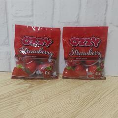 YouTubeで話題　韓国　お菓子　Ozzyいちごグミ

4個入×2袋