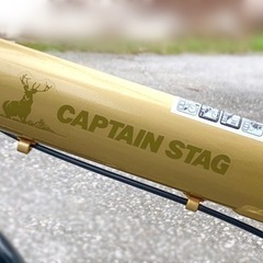 軽自動車の後ろにそのまま収納もできます。キャプテンスタッグの折りたたみ自転車ゴールド