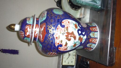 伊万里焼の「装飾かざり壺」６２年前に正規店にて購入いたし愛用致していました、美品！！