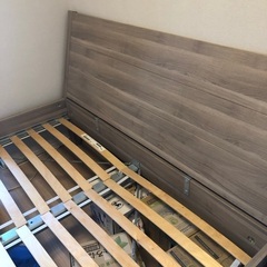 IKEAイケア　ベッドフレーム　クイーンサイズ