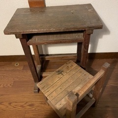 昔の小学校の机(2台)と椅子　古家具　古道具