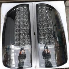 ヴォクシー60系LEDスモークテールランプ