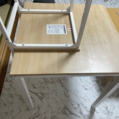 組み立て済みテーブル 椅子二脚セット 