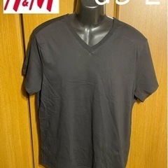 H&M Ｖネック 黒 Tシャツ