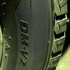 BLIZZAK DM-V2 245/65/17 8〜9分山 札幌よりルイヴィトン キュイール