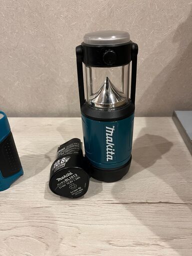 マキタ　ランタン　ライト　ML102 ML100　バッテリ付き