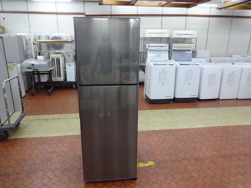 ID 318090 　冷蔵庫2ドア　シャープ225L　２０２０年製　へこみ有　SJ-D23E-S