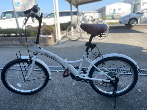 【美品】2022年10月購入　折り畳み自転車　ホワイト　変速6段