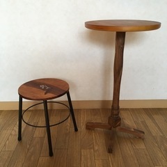 アンティーク✳︎木製のサイドテーブル２つ