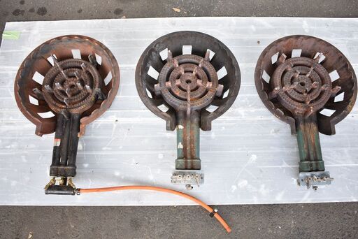 【ヤ取2/4終了】≪y496≫トリプルバーナー/三重 1口 鋳物コンロ 3個セット LPガス 火口38.5cm 羽無し 厨房/屋台/イベント 41204-01