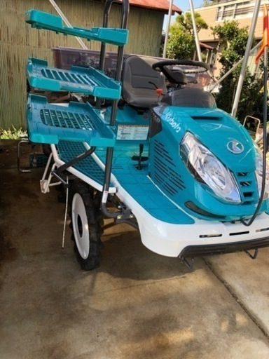 6畳植え田植え機をお売りします。