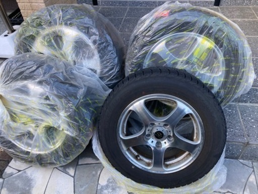 商談中ノア、ボクシー、エスクァイア等 スタッドレスタイヤ  