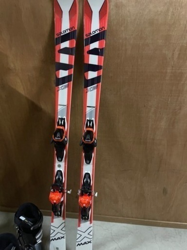 引っ越しのため1月のみの販売!元々15万以上 salomon スキー、stock、ブーツ、ケース付き!の画像