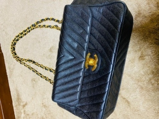 CHANEL 【入手困難】【全国配送可】Ｖステッチ チェーンショルダー