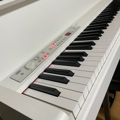美品です。KORG LP-380  2015年製　電子ピアノ　白　88鍵盤 美品です。KORG LP-380 2015年製 電子ピアノ 白 88鍵盤