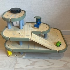 木製玩具　プラントイ  パーキング