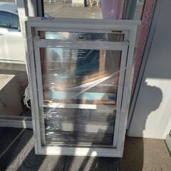 ☝️№7　縦が網戸付きサッシ