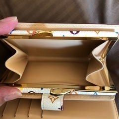 ルイヴィトンマルチカラー2つ折り財布ほぼ新品