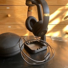 beats studio3 wireless おまけで3000円のスタンドも付けます。