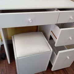 三面鏡ドレッサー いす付化粧台 2口コンセント付 サイズ（約）幅70×