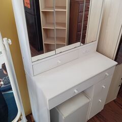 三面鏡ドレッサー いす付化粧台 2口コンセント付 サイズ（約）幅70×