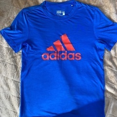 再出品‼️adidas  Tシャツ150