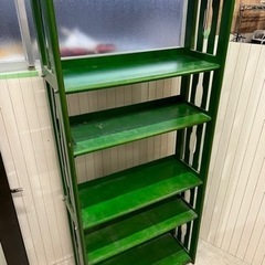 緑の収納棚