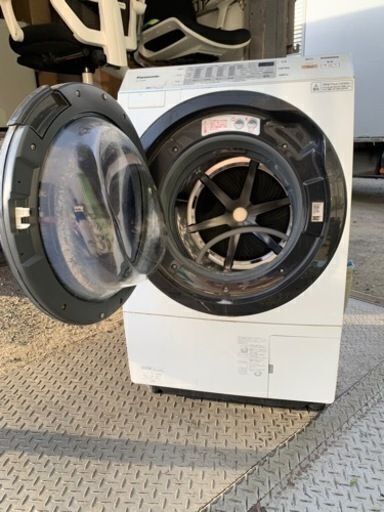 配送可能　パナソニック 【左開き】9．0kgドラム式洗濯乾燥機 クリスタルホワイト NA-VX3600L-W
