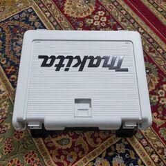 マキタ　インパクトドライバー 　