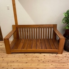 定価30万無垢チーク材の圧倒的な存在感。ゆったり高級仕様のラグジュアリーソファー