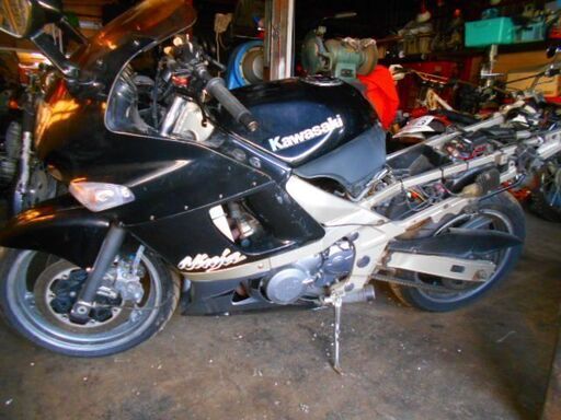 ZZR400N、部品取りですが書類は有ります、引き取り限定になります