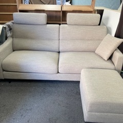 ★【ニトリ】3人掛けソファー　ヘッドレスト　オットマン付き　全部で12万円位で購入　幅約180cm 💳自社配送時🌟代引き可💳※現金、クレジット、スマホ決済対応※