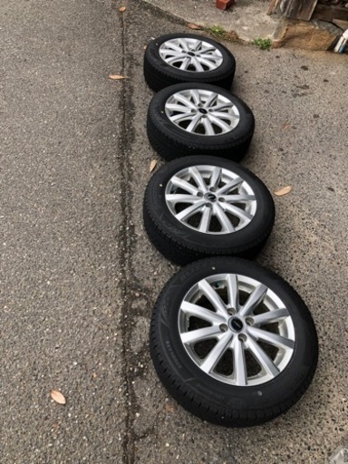 スタッドレス ブリザックvrx 3 中古　トヨタカローラフィルダーにつけてました。手渡しor広島県内手渡し