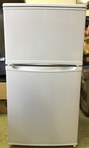 22Y017 ジB 山善 YAMAZEN 2ドア冷凍冷蔵庫 YFRB-90(W) 86L 右開き 2019年製 中古