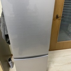 お引取り限定　シャプ冷蔵庫　2018年製167L 5800円