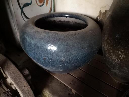 【値下げしました】大きめ火鉢　庭の水瓶やそのまま火鉢として
