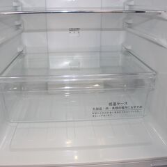 ☆特別価格 美品！人気のミラー扉 大幅値下げ☆Hisense ハイセンス冷凍