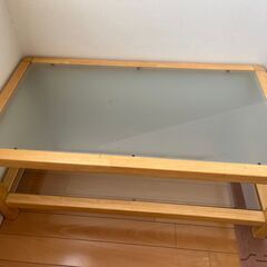 センターテーブル　(ローテーブル）木製脚・ガラス天板