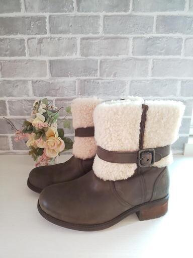 滑りにくく、かっこかわいい✨  UGG モコモコ革ブーツ