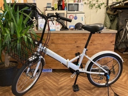 【カゴ付き】6段変速　20インチ折りたたみ自転車　ホワイト