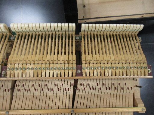 中古グランドピアノ アトラス AG7 奥行き212cｍ 製造1985年