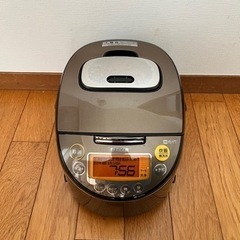 タイガー　IH炊飯ジャー　JKT-B2  2017年製