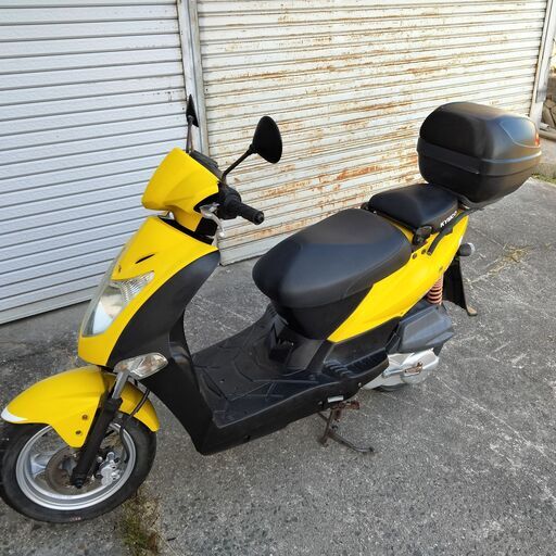キムコのアジィリティー125cc　綺麗な車体　エンジンセル一発始動。パワフルで速いです。